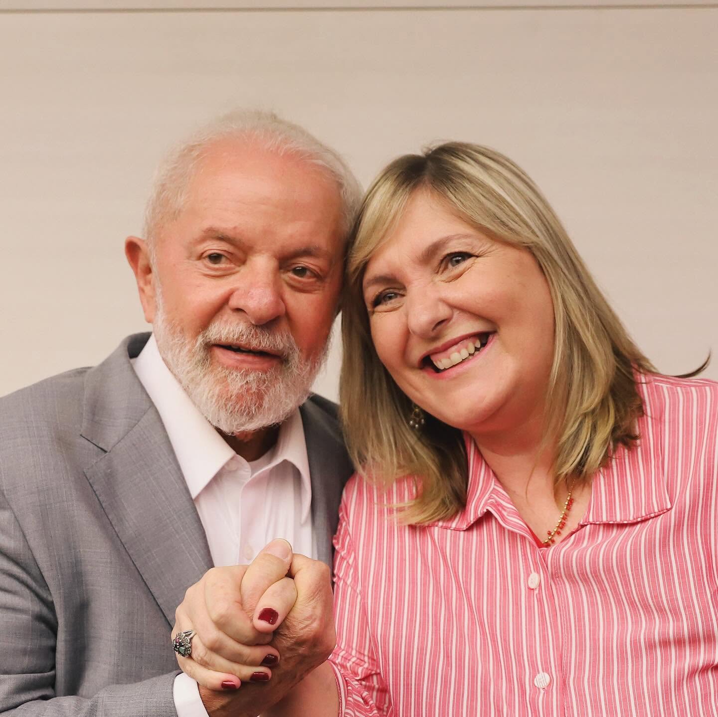 Bete Siraque ao lado do presidente Lula